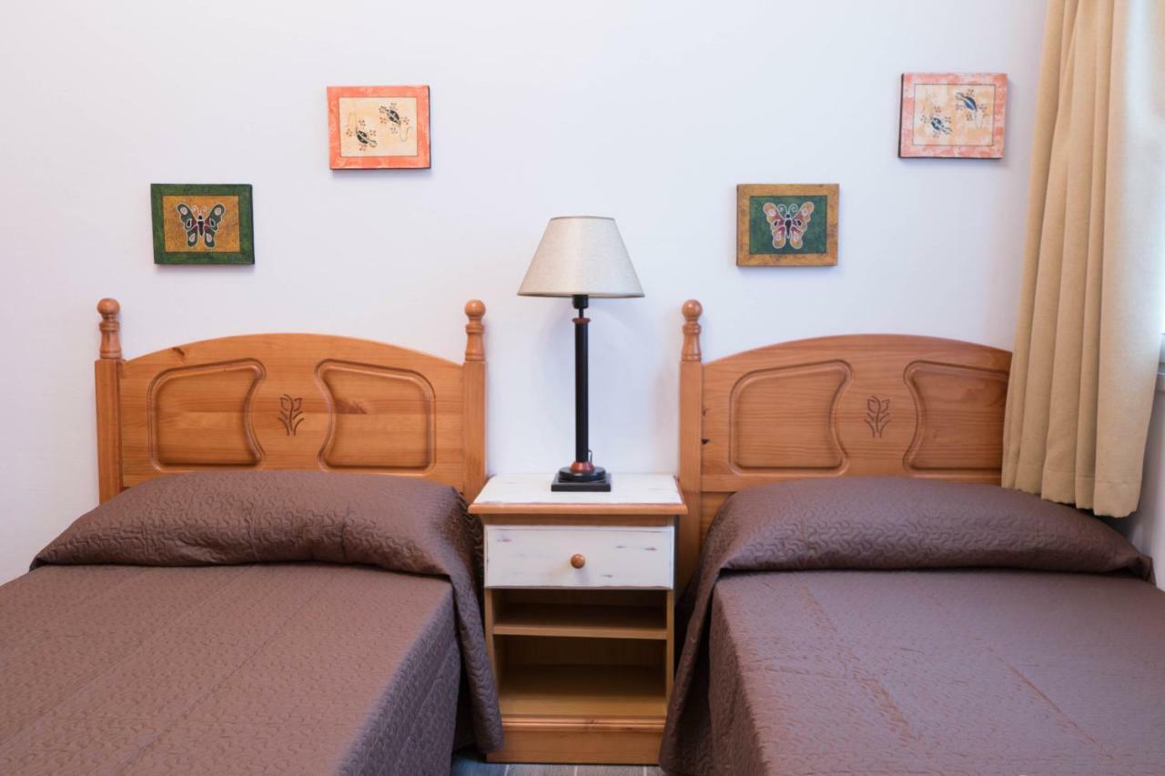 Apartment Close To Everything | A/c+ Wifi | 1min |